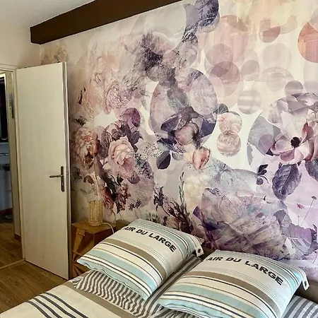 Tropez Apartmán *